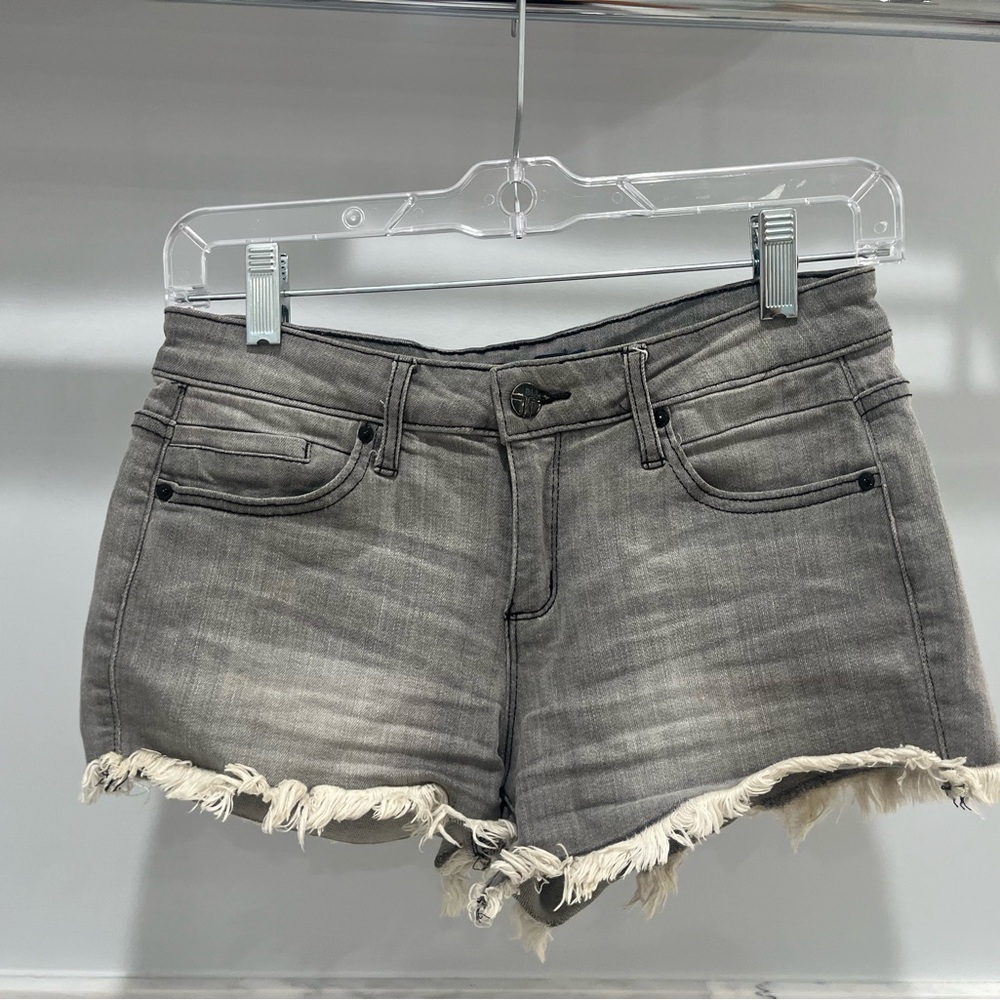 Tractr Women's Distressed Gray Jean Shorts